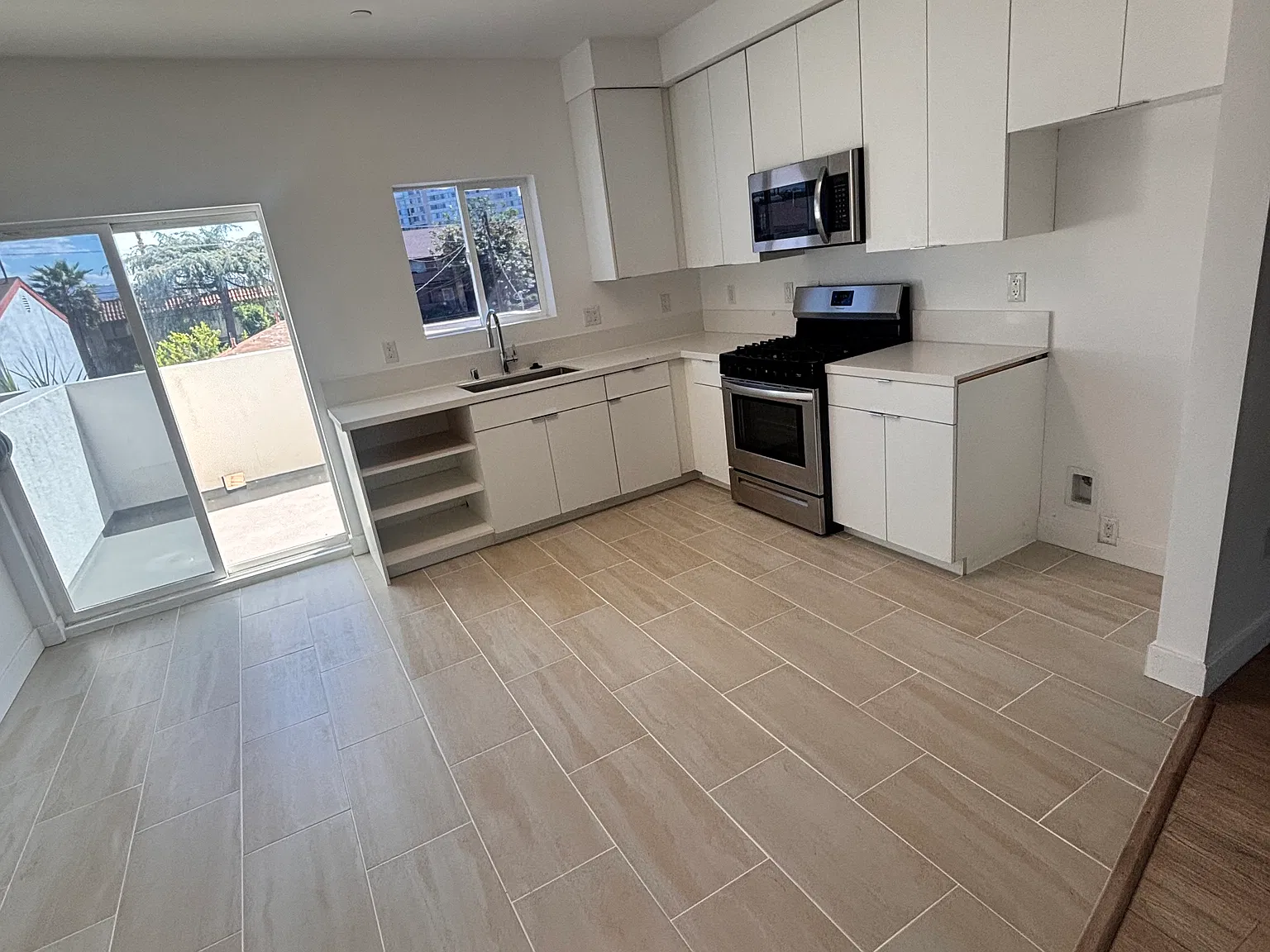 3 bed, 2.5 bath, 1229 sqft, $3,500 — Photo 4