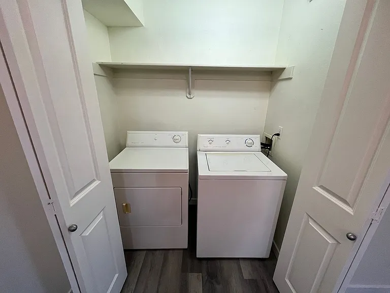 Rhine St. Apartments — Photo 3