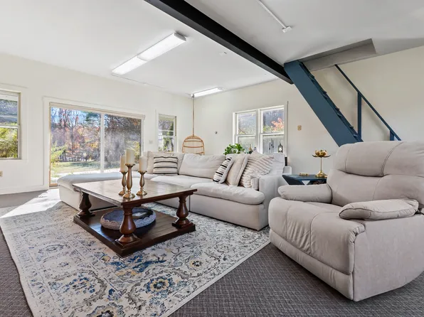 63 Shaker St, Sutton, NH 03257