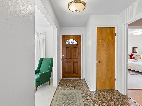 5th image of 6028 Truman Dr