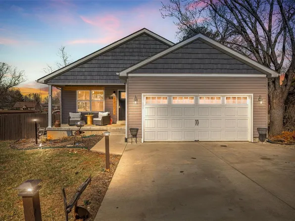 703 Locust St, Desloge, MO 63601