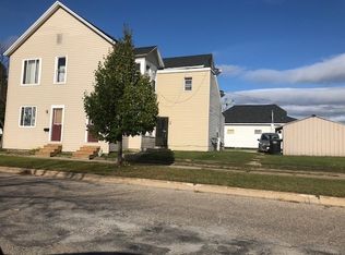 22 N 7th St, Gladstone, MI 49837