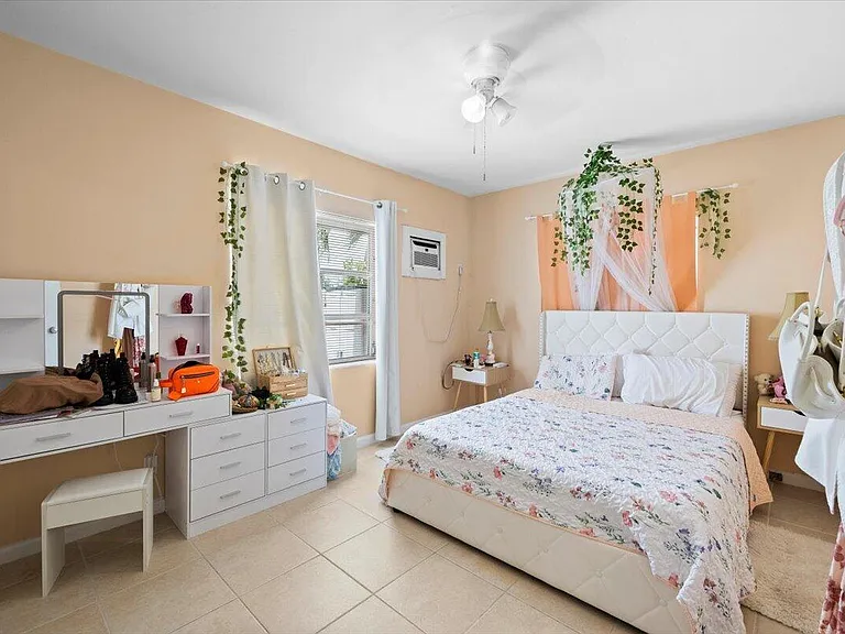 327 S Ocean Blvd #1 — Photo 8