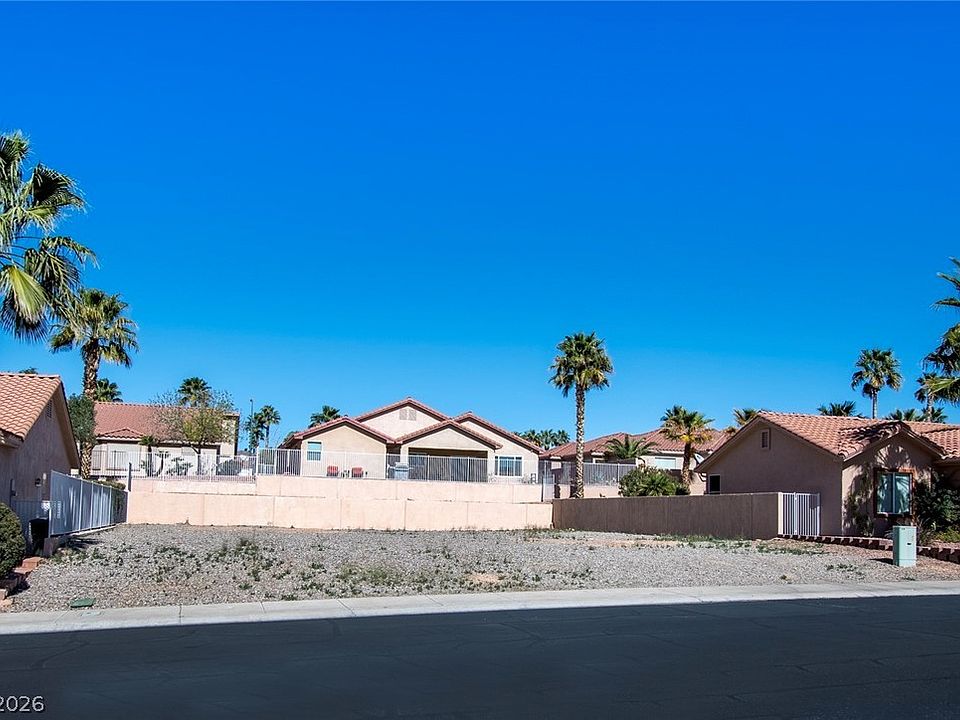 1st image of 663 Mountain View Dr