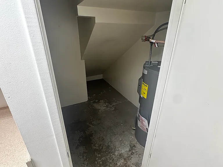 Newport Manor — Photo 13