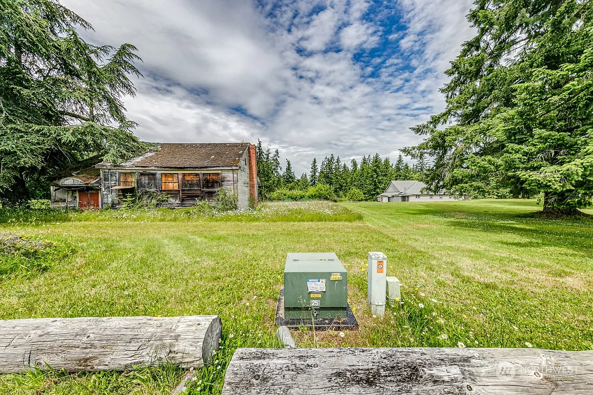 941 Draper Road photo 1