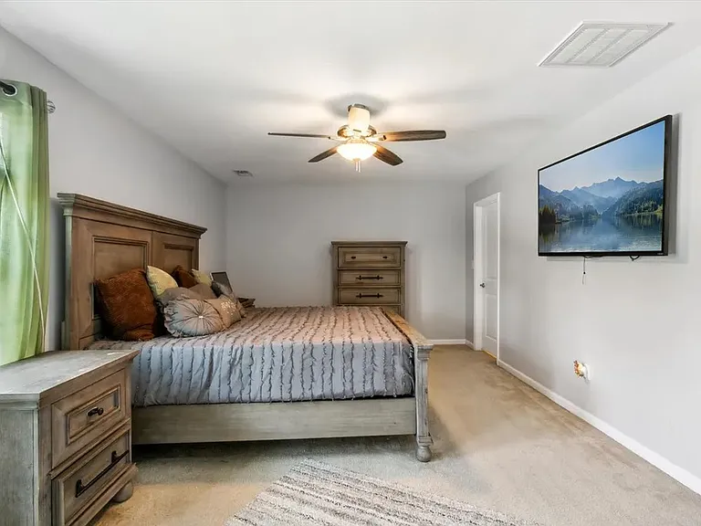 622 Newman Dr — Photo 17