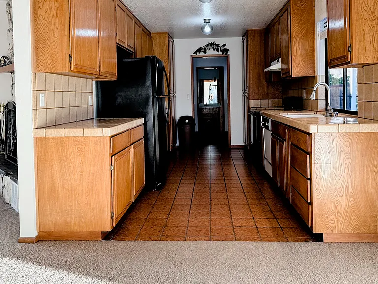 695 Ketch Ct — Photo 18