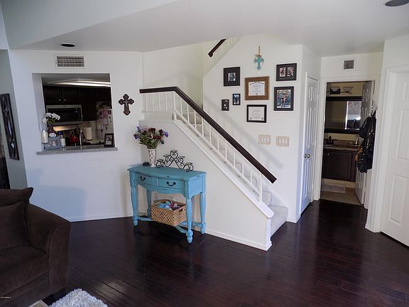3rd image of 118 E Coral Gables Dr