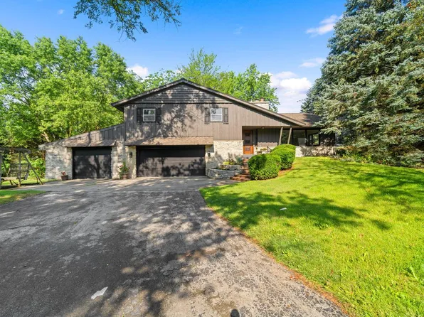 W261S8345 Faulkner ROAD, Mukwonago, WI 53149