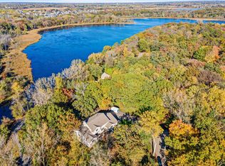 7 Chickadee Ln, North Oaks, MN 55127