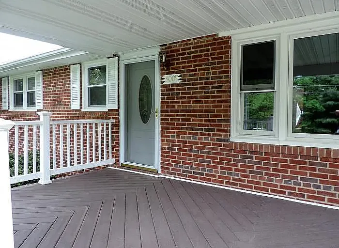 6009 Pratt St — Photo 2