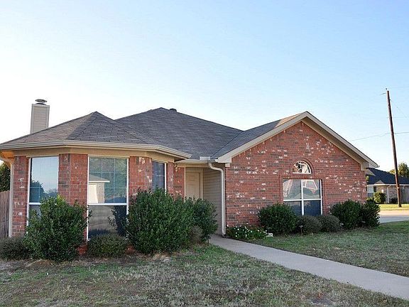 2nd image of 1102 Woodlands Park Dr