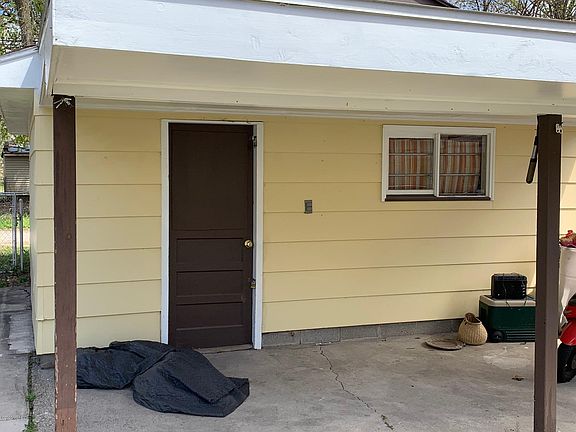 3rd image of 840 E Isabella Ave