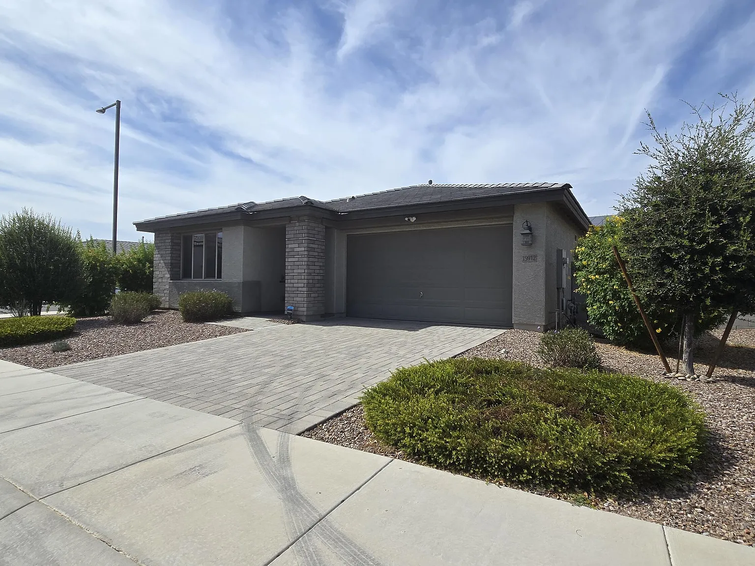 3 bed, 2.0 bath, 1567 sqft, $2,200 — Photo 3