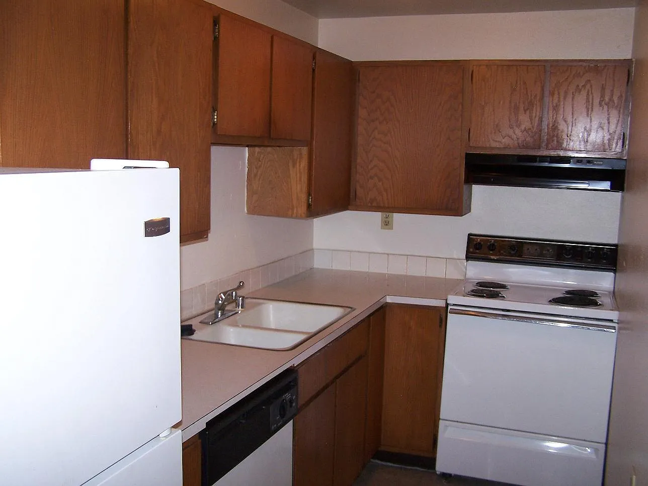 Lancelot Apartments — Photo 3