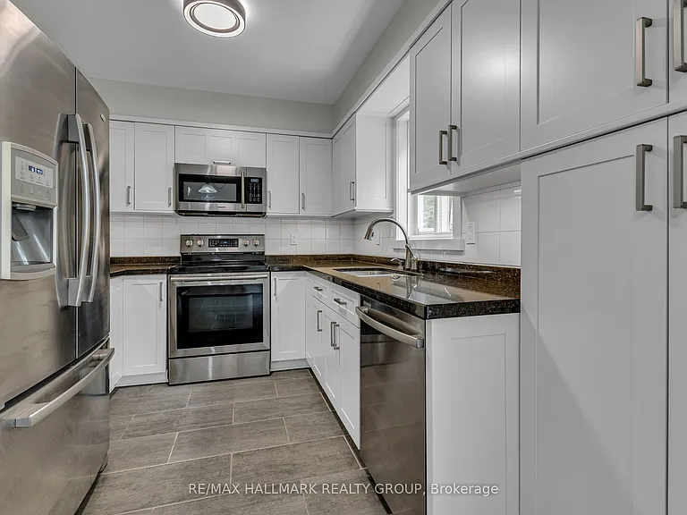 146 College Cir — Photo 14