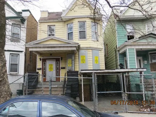 220 Bayview Ave, Jersey City, NJ 07305