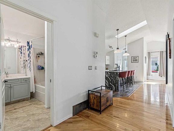 4th image of 48 W Springs Way SW