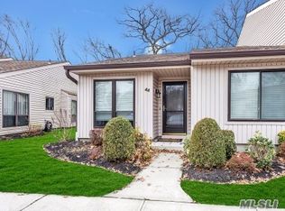 44 Stanford Ct, Wantagh, NY 11793