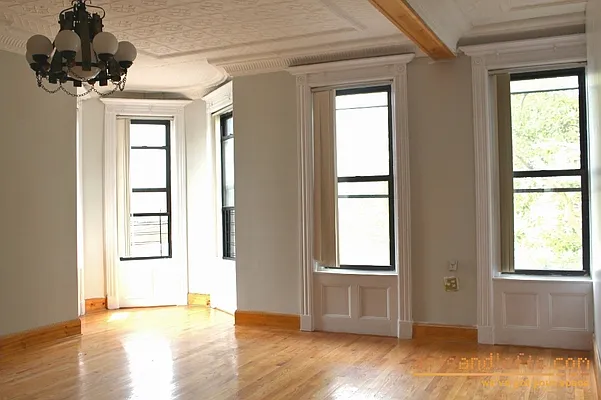 Rented by aptsandlofts.com | media 26