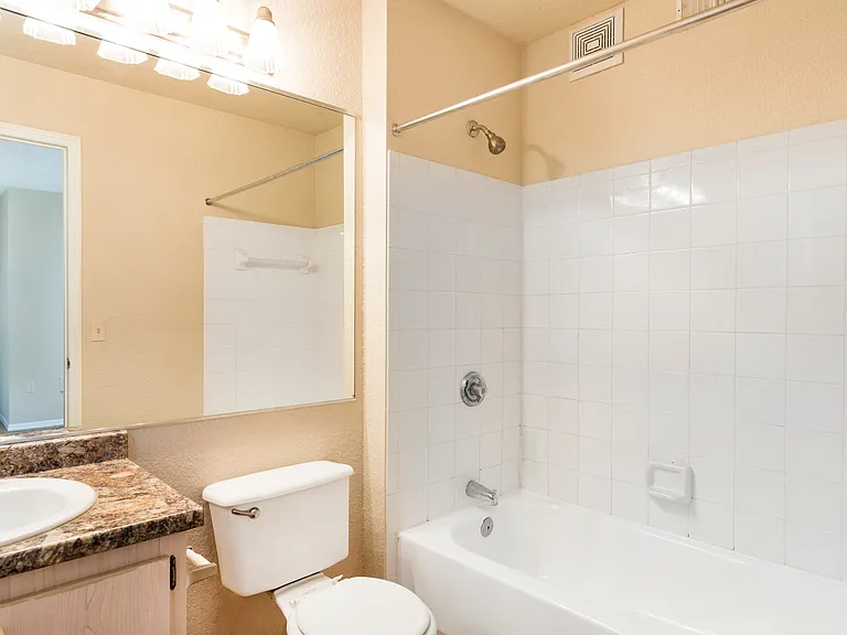 Pemberly Palms Apartment Homes — Photo 32
