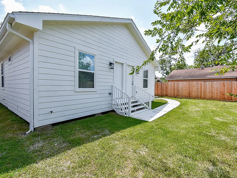 2509 Terry St #B — Photo 15