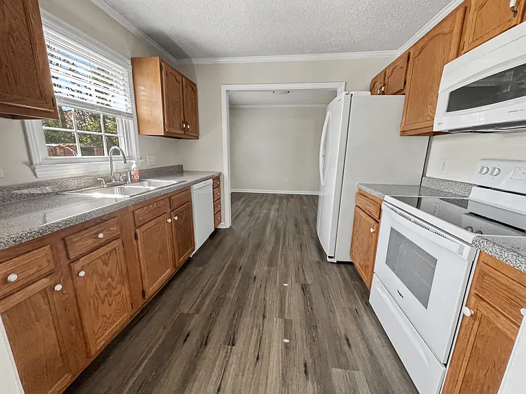 4918 Waltmoor Rd — Photo 8