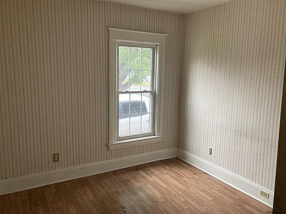 3rd image of 399 Hudson Ave