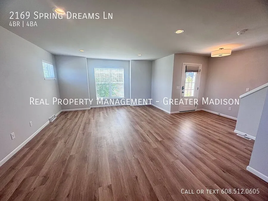 Modern 4 Bed, 3.5 Bath Home in a Prime Neighborhood-Early Move In Available — Photo 2