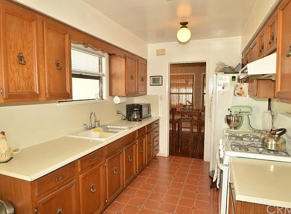3rd image of 4210 Torrance Blvd