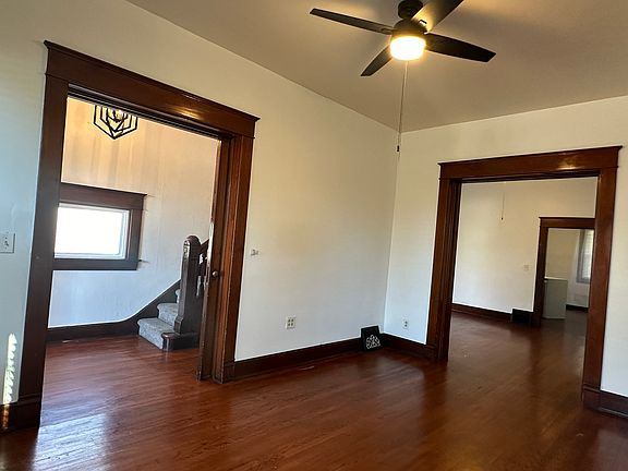 4th image of 1103 Langdon St