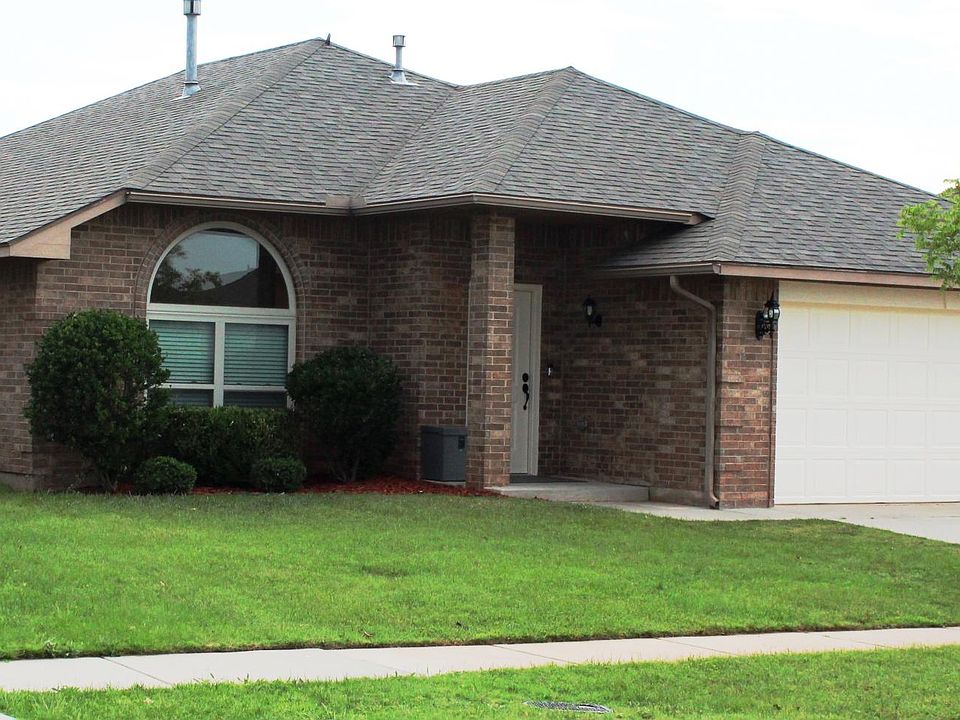 Upscale 4 Bedroom Grove Smart Home with Full Appliances & Storm Shelter