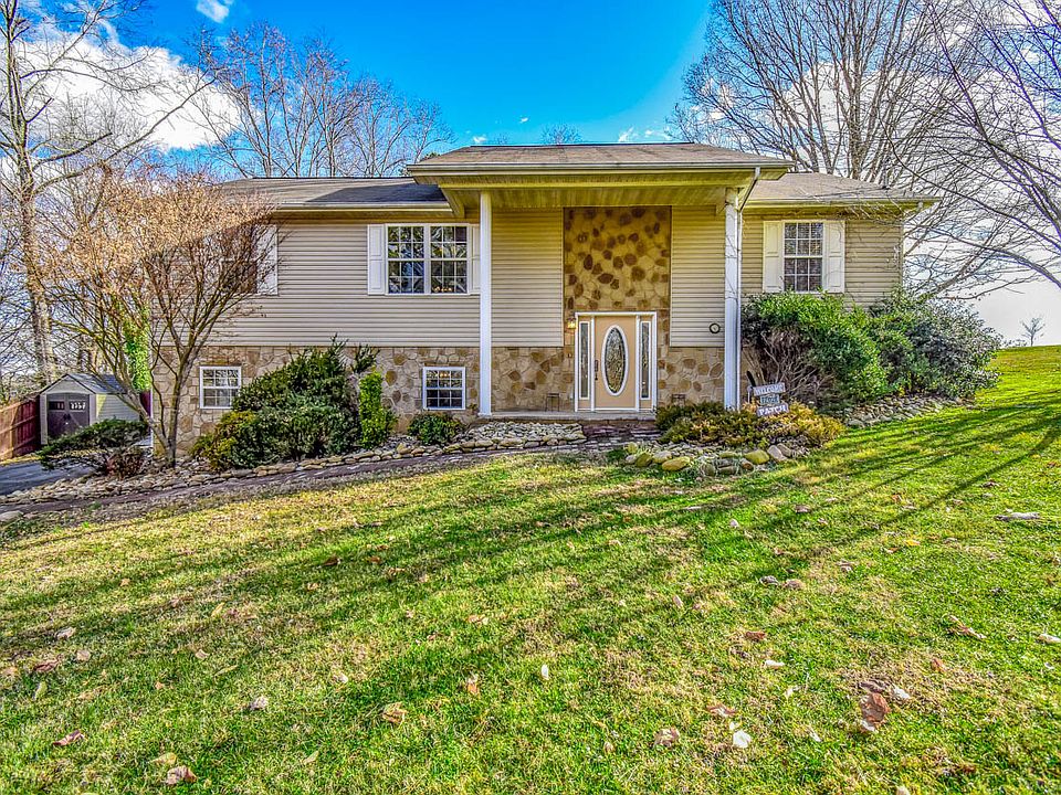 1st image of 1930 Pine View Dr