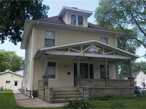 421 4th St NW, Waverly, IA 50677