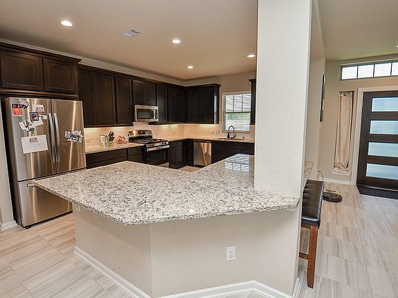 4th image of 6807 Vista Ledge Dr