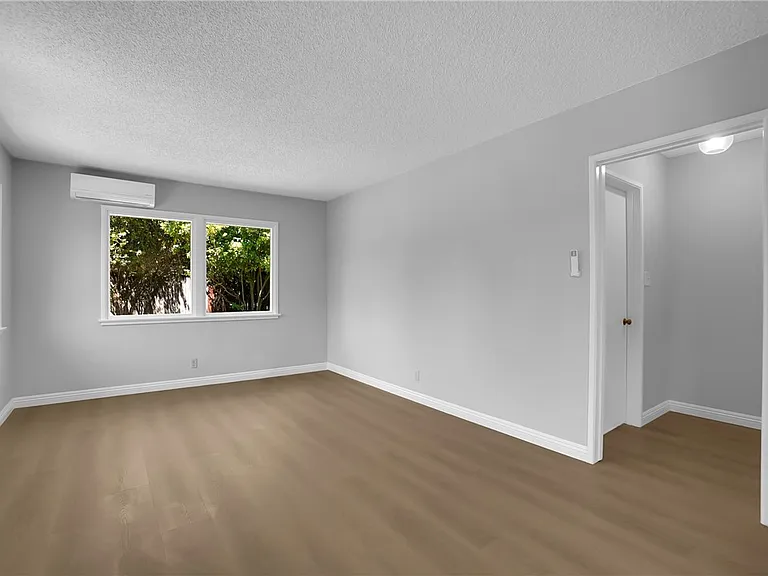 325 W Le Roy Ave — Photo 40