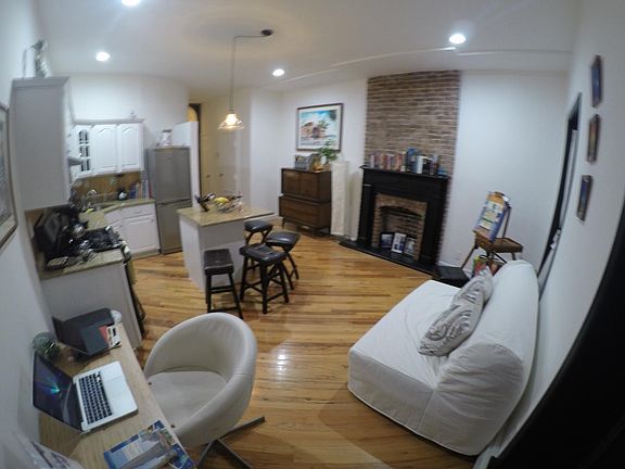 4th image of 132 Sussex St #2