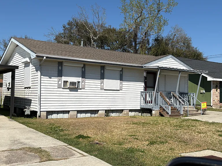 Annette Dr — Photo 40