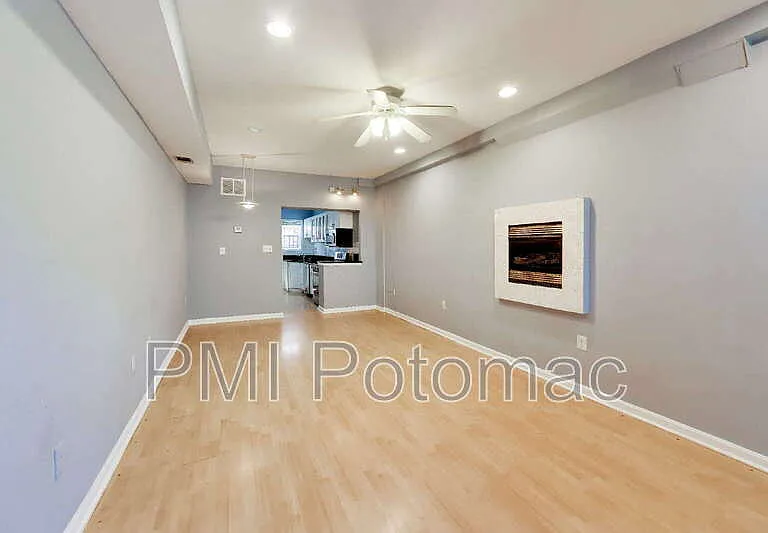 821 12th St NE — Photo 6