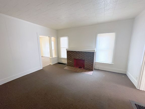 5th image of 323 N 1st St APT 1