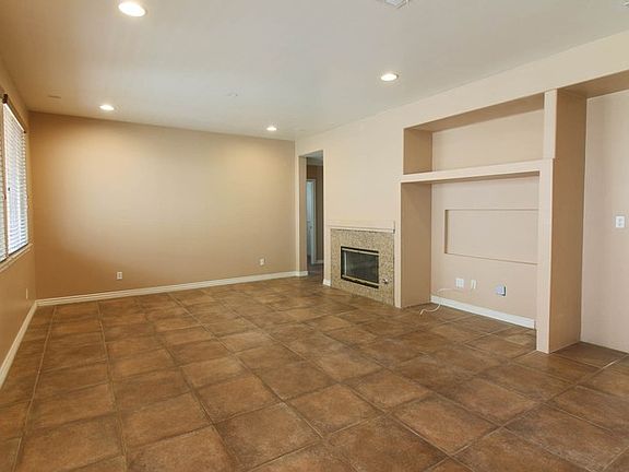 3rd image of 15336 La Casa Dr