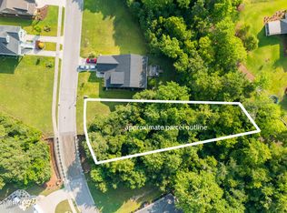 215 Twining Rose Ln, Holly Ridge, NC 28445