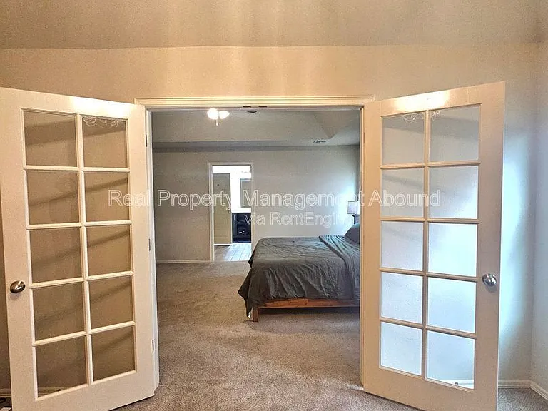 14727 S Urbana Ave — Photo 26