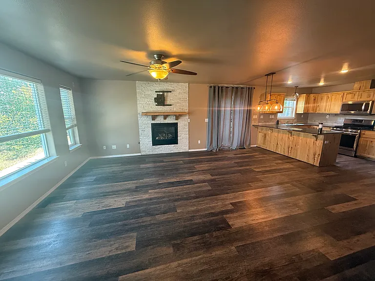 1306 Edinborough Ct — Photo 3