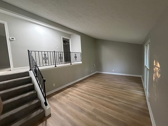 5th image of 661 Ridgeway Dr