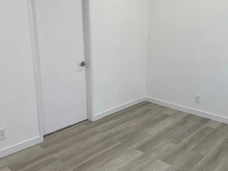 5139 Maplewood Ave #103 — Photo 11