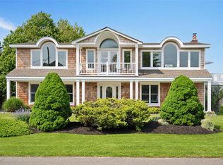 23 Sedgemere Rd, Center Moriches, NY 11934