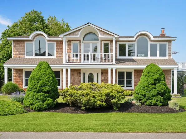 23 Sedgemere Road, Center Moriches, NY 11934