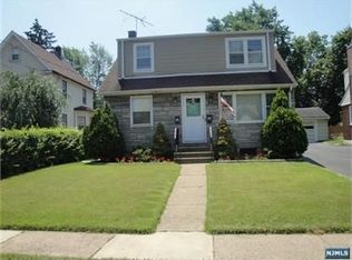 90 W Central Ave, Bergenfield, NJ 07621